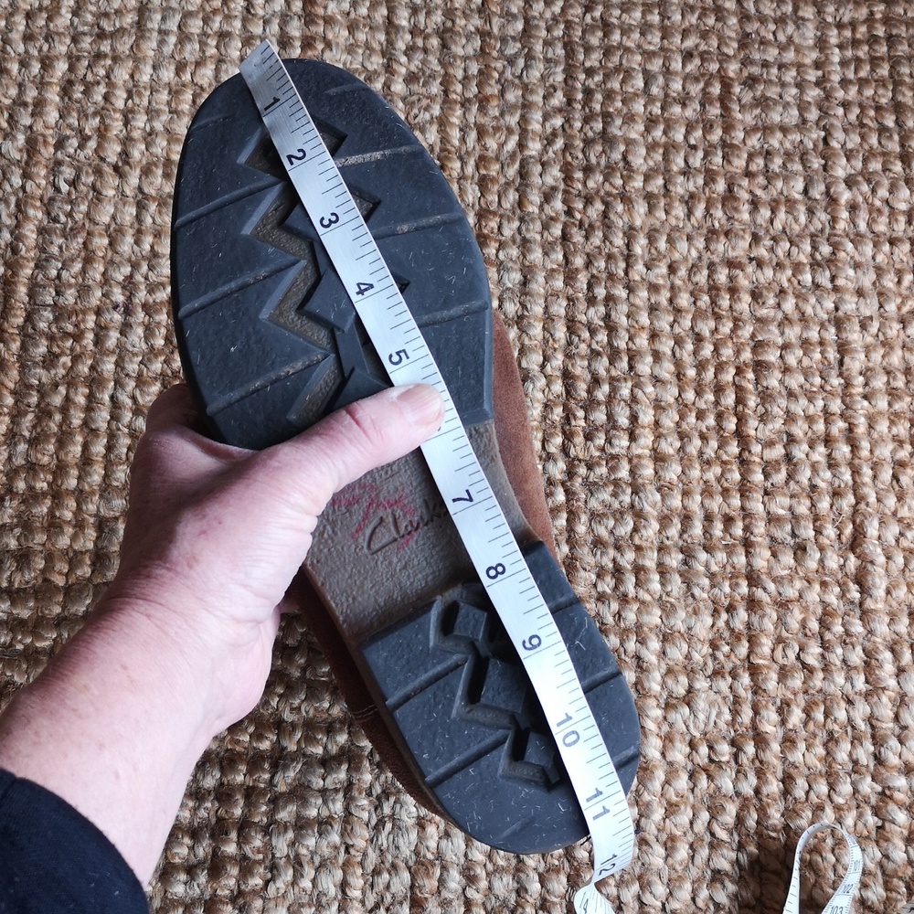 Clarks pull-on leather ankle boots - Picture 12 of 12